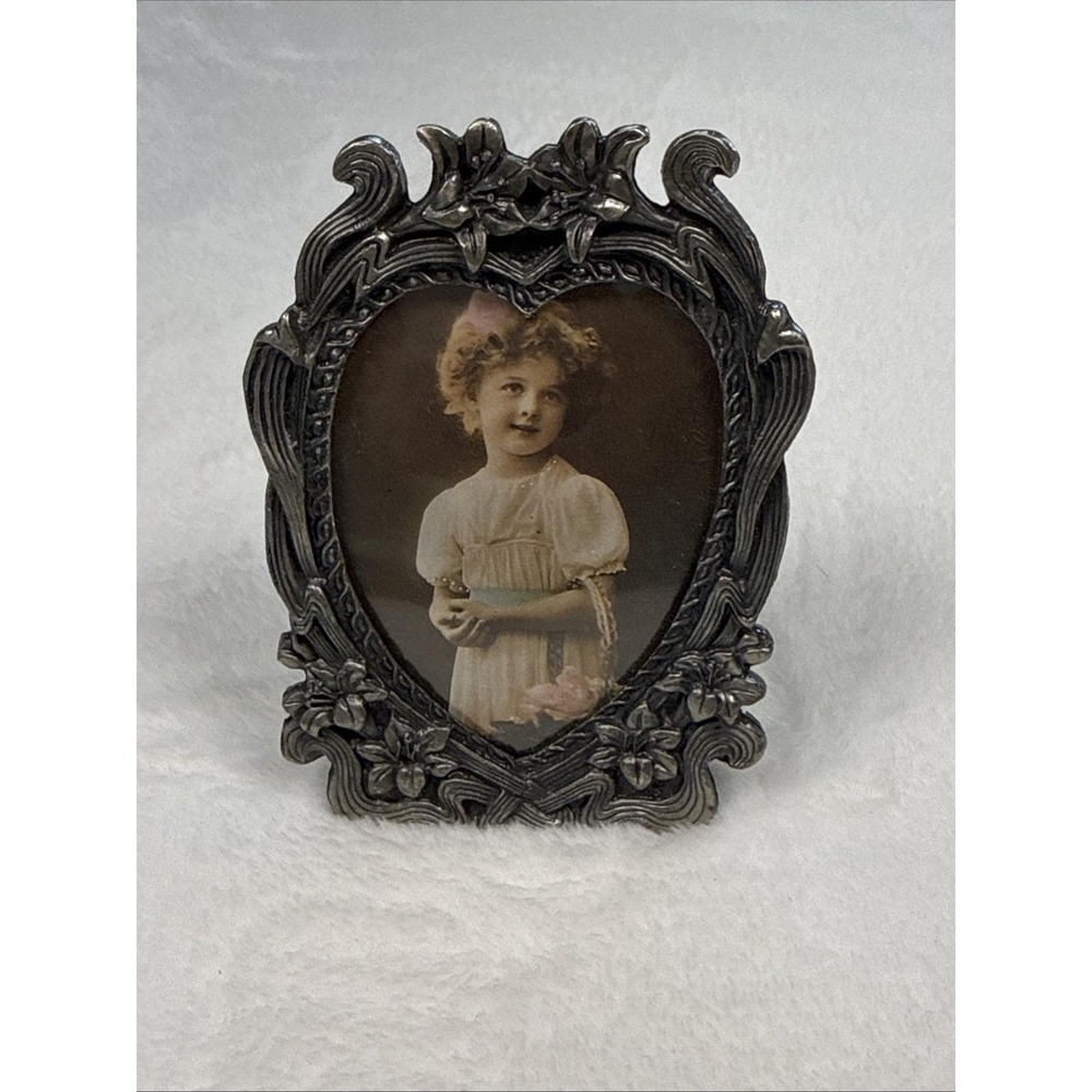 Vintage Style Heart Photo Frame Ornate Floral Pewter Tone Tabletop Easel Decor